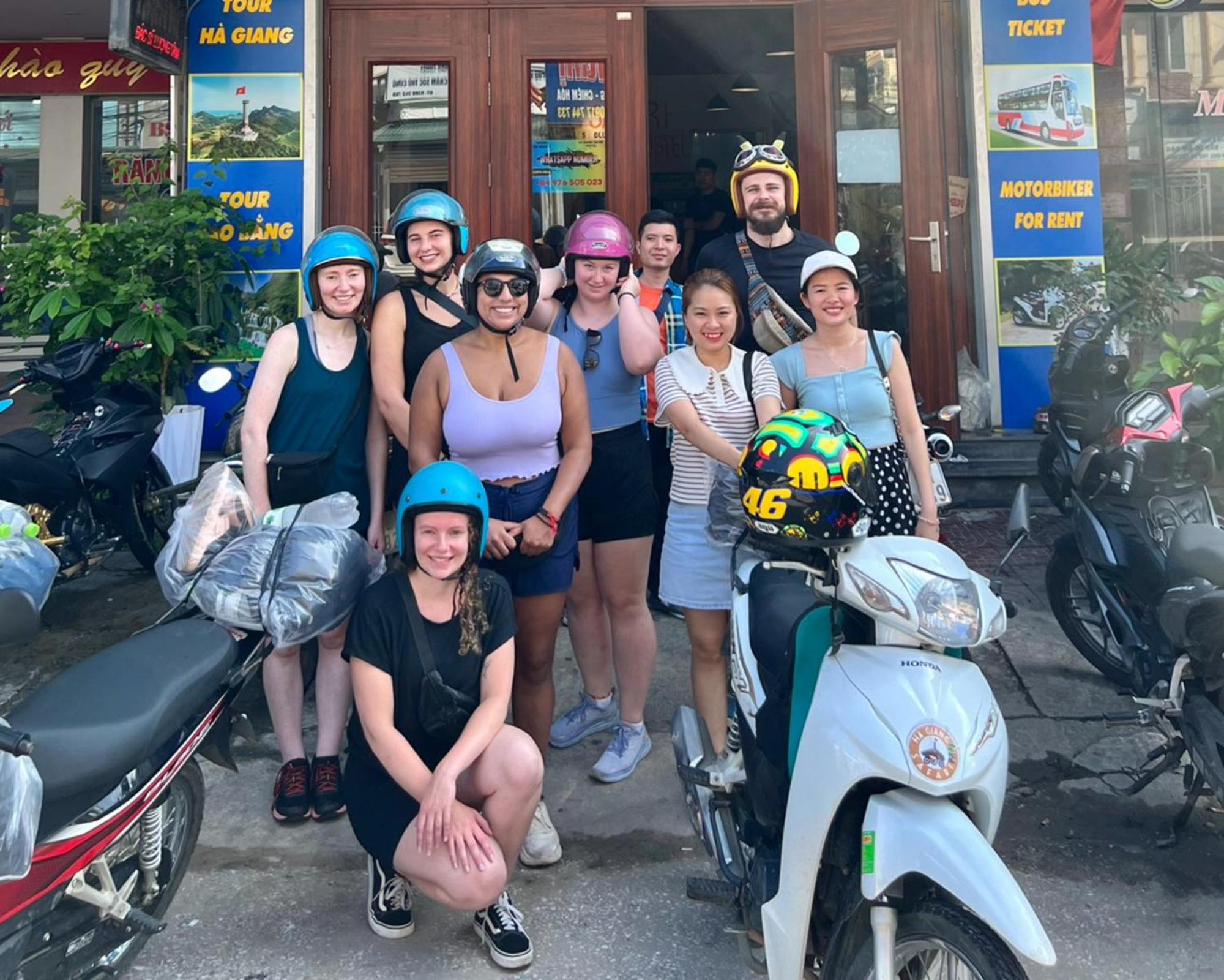 Ha Long Fancy Hostel With Vegetarian And Vegan Restaurant Exterior photo